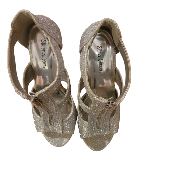 Silver Slipper Mikrl Silver Metallic with iridescent stones 8M Zip front - Picture 7 of 9